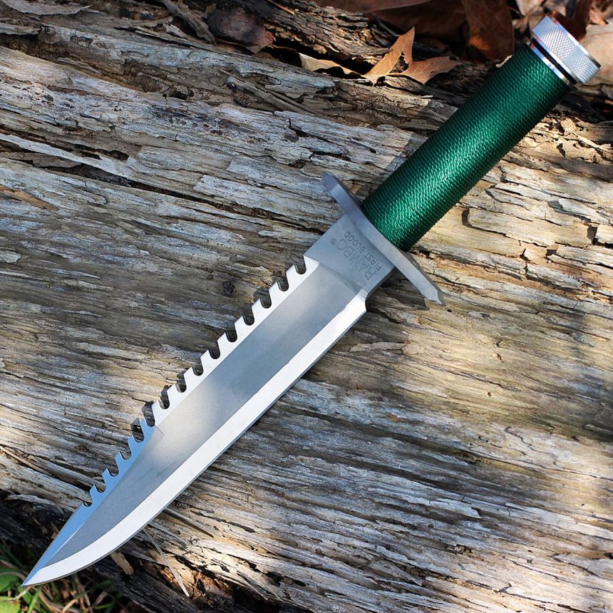 Le couteau de collection Rambo 1 First Blood n'est certainement pas un jouet, mais un véritable couteau à part entière