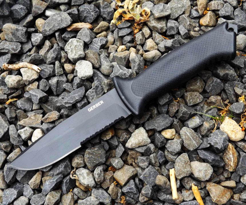 Le couteau militaire Gerber Prodigy est un compagnon d'aventures sérieux, robuste et méchant