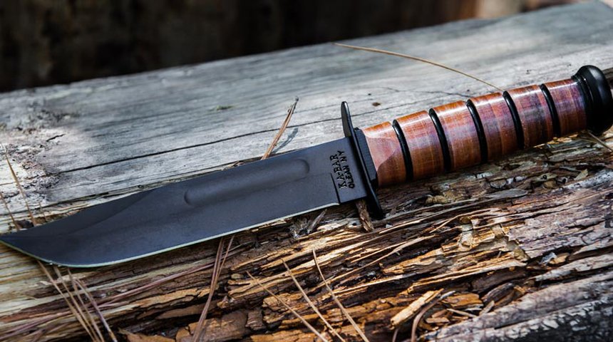 Peu de bavardage: le KA-BAR USMC est un couteau militaire tout simplement spectaculaire